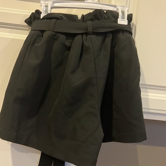 Francesca’s black tie shorts - Picture 7 of 8